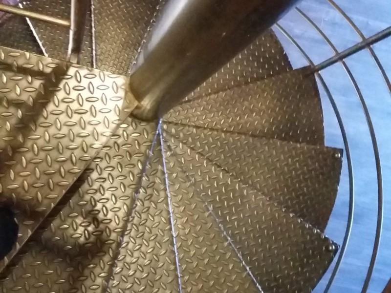 création Alpes-Maritimes ferronnerie artisanal hélicoïdale métal Nice 06 paca Escalier