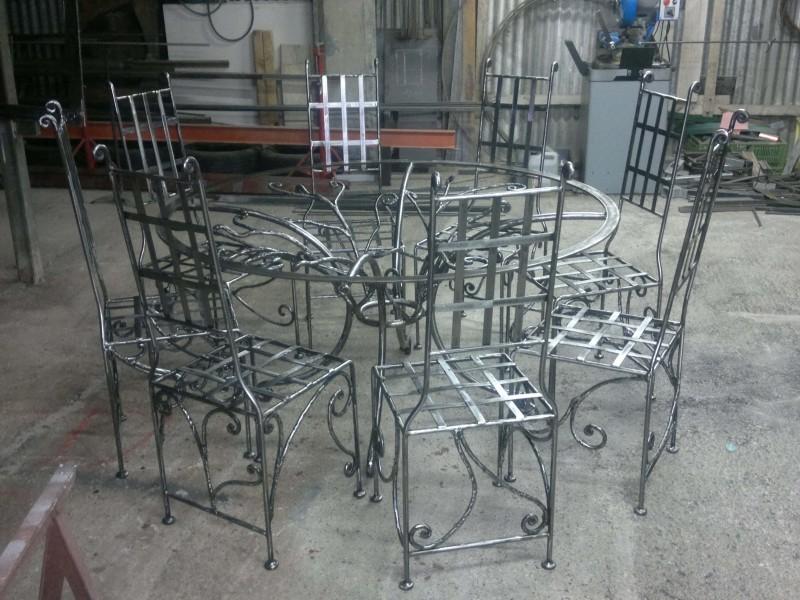 metal création artisanal verre Table chaise ferronnerie Nice 06 Alpes-Maritimes paca